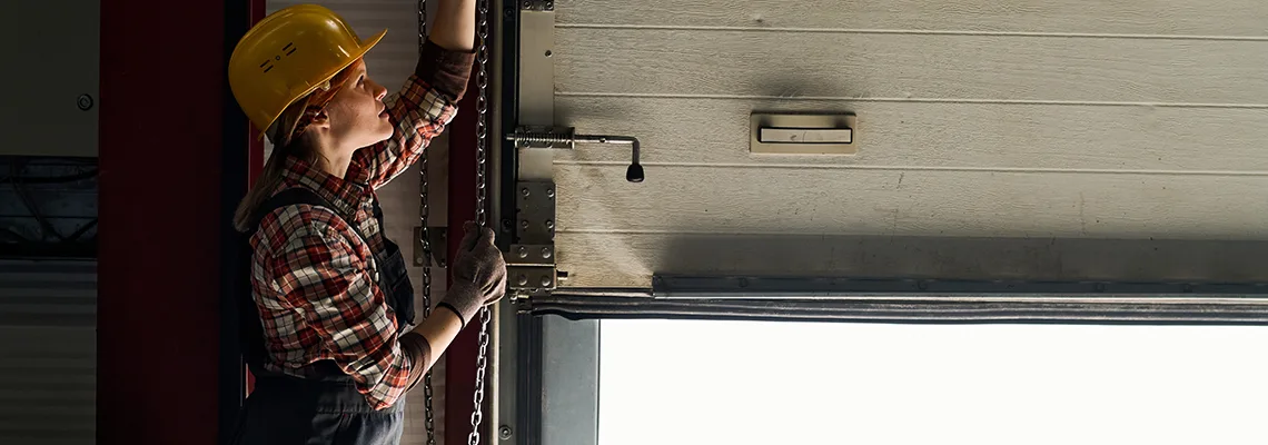 Overhead Garage Door Technician in Niagara Falls, ON