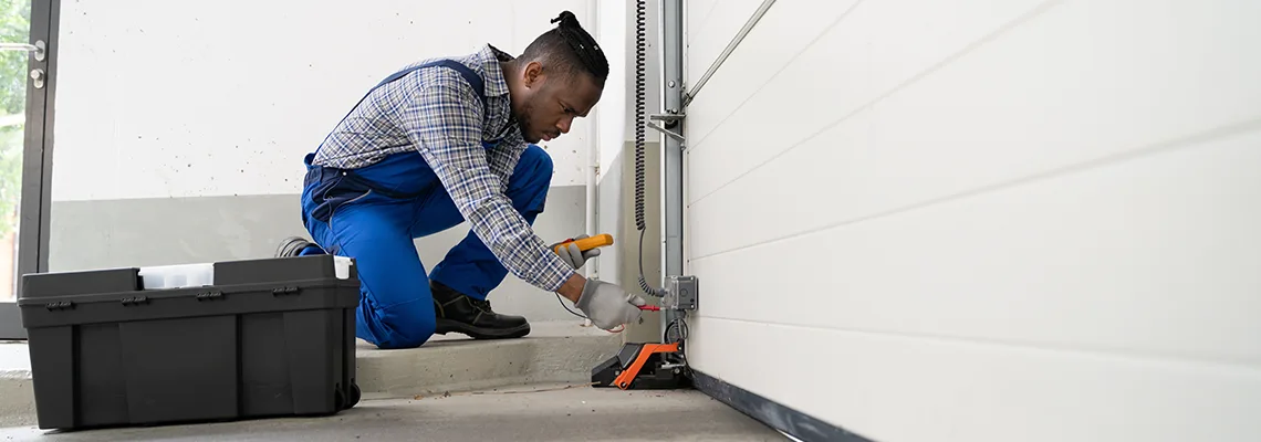 Repair Garage Door Not Closing But Light Flashing in Niagara Falls, ON